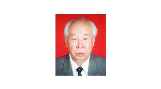崔瑞珍.1980年－1984年任學(xué)校校長(zhǎng)；1984年－1989年任學(xué)校黨委書(shū)記