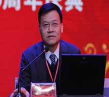 中國科學(xué)院院士、西北生態(tài)環(huán)境資源研究院常務(wù)副院長、我國著名寒區(qū)土木工程專家、博士生導(dǎo)師賴遠(yuǎn)明教授就“寒區(qū)道路熱學(xué)特性分析方法和凍害防治技術(shù)”?與嘉賓、校友和師生分享了自己獨(dú)特的見解