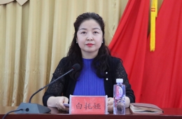 黨委副書記、院長(zhǎng)　白托婭